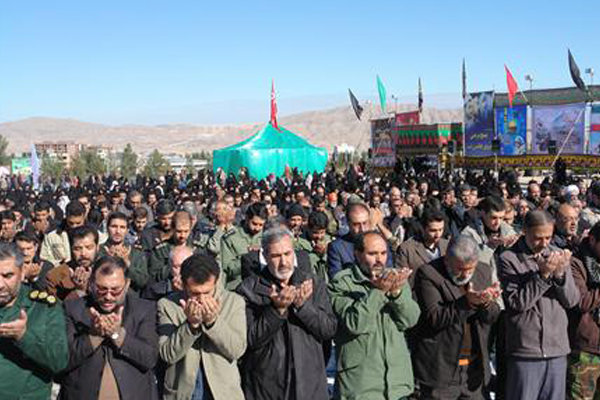 نماز باشکوه ظهر عاشورا در کرمانشاه برگزار شد