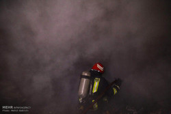 آتش سوزی در یک ساختمان اداری/نجات ۱۰ فرد محبوس در ساختمان ۱۴طبقه