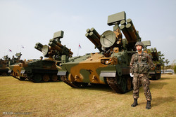 Güney Kore'de 10 yıl sonra ilk askeri geçit töreni