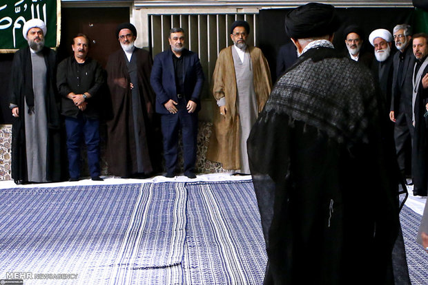 اقامة مراسم العزاء الحسيني ليلة تاسوعا بحضور قائد الثورة الاسلامية آية الله الخامنئي