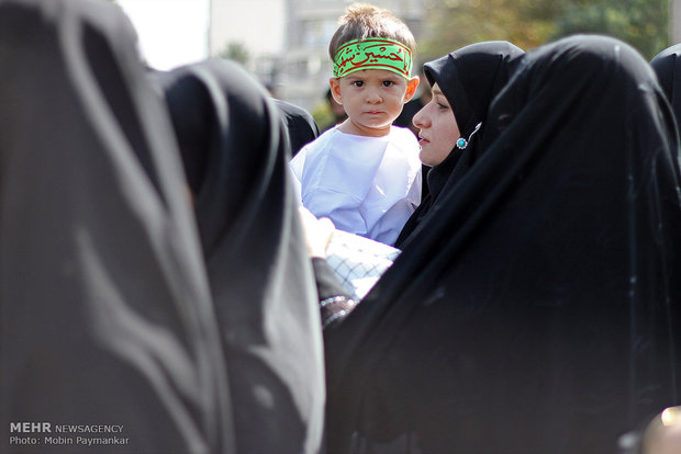 Shia Muslims mark Tasua across Iran