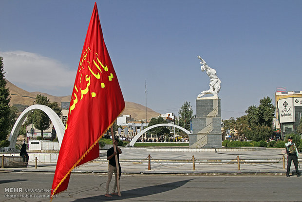 Shia Muslims mark Tasua across Iran