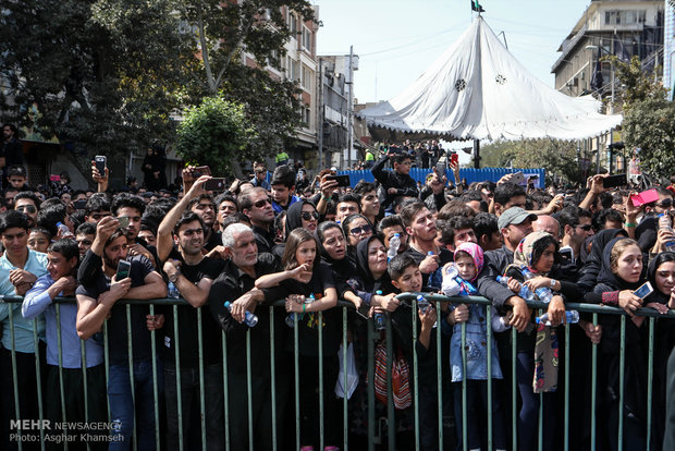 Tahran'daki Muharrem merasimlerinden kareler