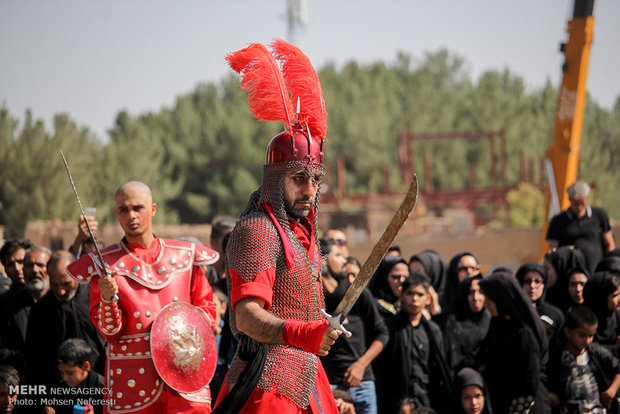 مراسم سنتی تعزیه خوانی ظهر عاشورا در قتلگاه بیرجند