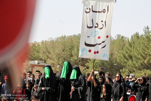 مراسم سنتی تعزیه خوانی ظهر عاشورا در قتلگاه بیرجند