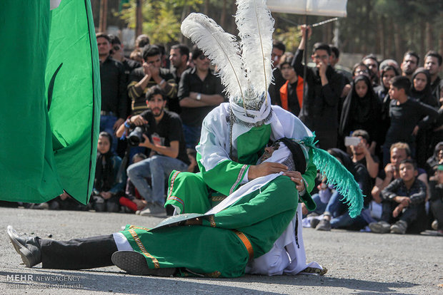 مراسم سنتی تعزیه خوانی ظهر عاشورا در قتلگاه بیرجند