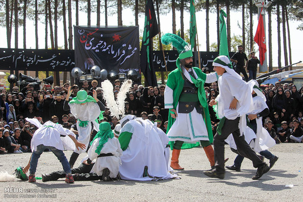 مراسم سنتی تعزیه خوانی ظهر عاشورا در قتلگاه بیرجند