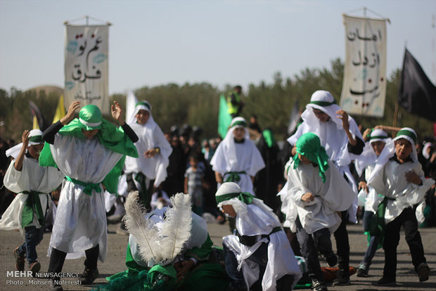 مراسم سنتی تعزیه خوانی ظهر عاشورا در قتلگاه بیرجند