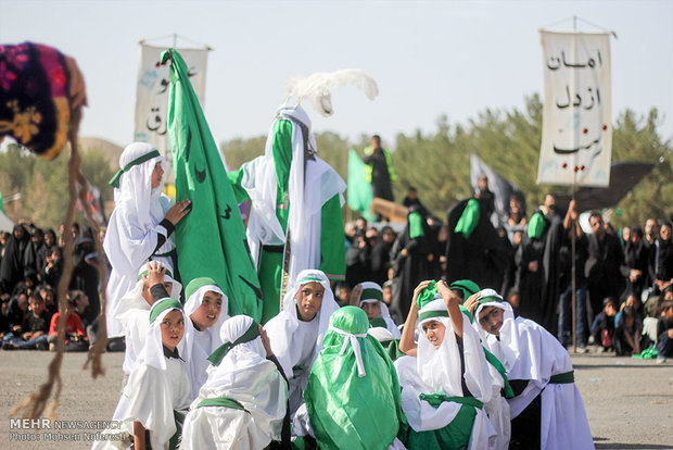 مراسم سنتی تعزیه خوانی ظهر عاشورا در قتلگاه بیرجند