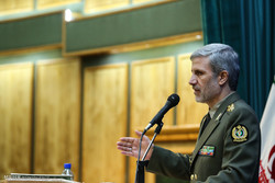 تحریم‌ها قدرتمندتر شدن ایران و روسیاهی دشمن را در پی خواهد داشت
