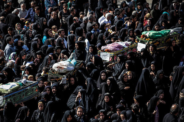 مراسم نمادین خاکسپاری شهدای کربلا در قزوین برگزار شد