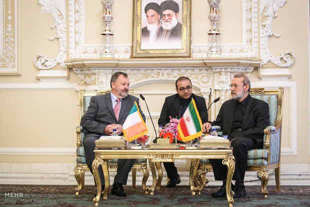 Larijani receives Irish top senator in Tehran