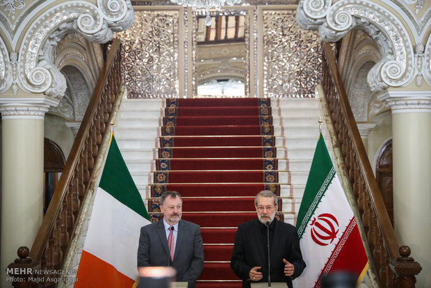 Larijani receives Irish top senator in Tehran