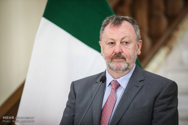 Larijani receives Irish top senator in Tehran