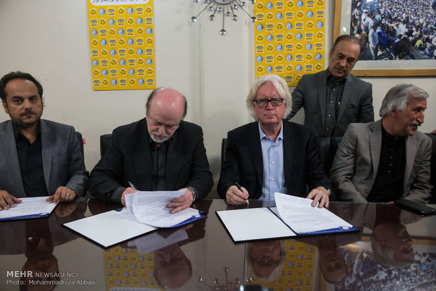 Winfried Schäfer signs Esteghlal FC contract