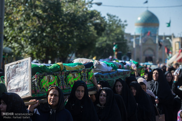 تشیع نمادین شهدای کربلا