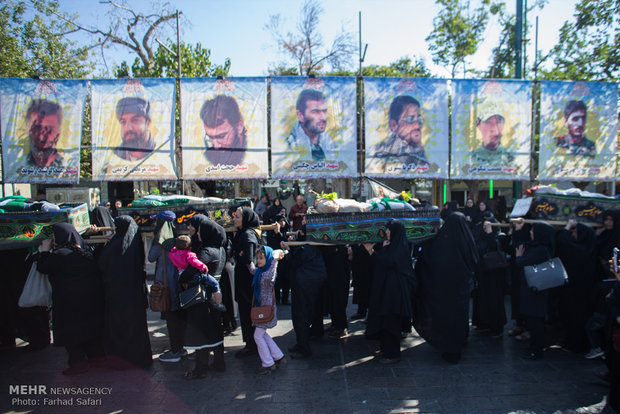 تشیع نمادین شهدای کربلا