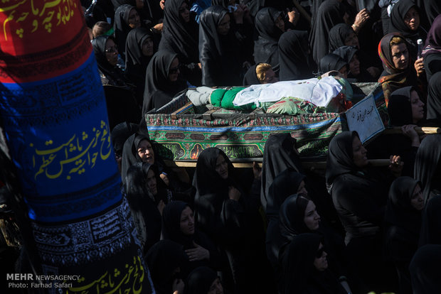 تشیع نمادین شهدای کربلا