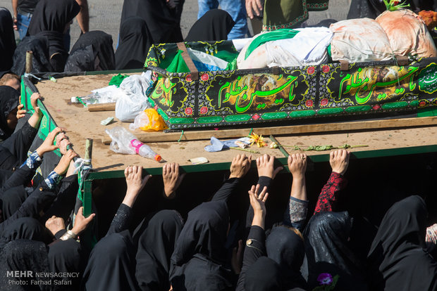 تشیع نمادین شهدای کربلا