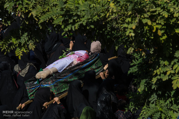 تشیع نمادین شهدای کربلا