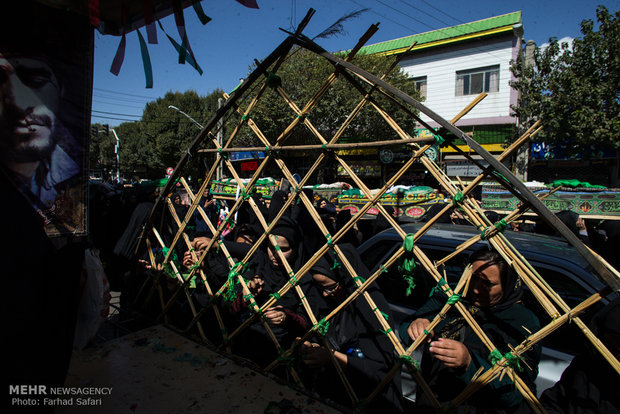 تشیع نمادین شهدای کربلا