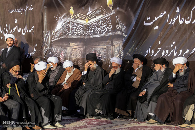 Mourners of Imam Hossein gather in Qom