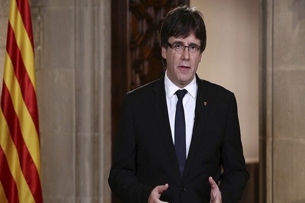 رهبر استقلال‌طلبان کاتالونیا جدایی از اسپانیا را به تعویق انداخت