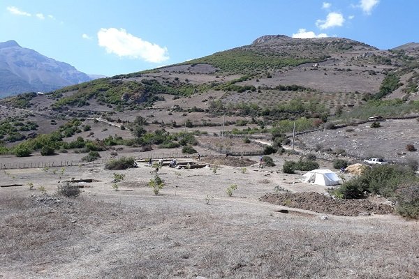 کشف شواهد بیش از ۱۰ تدفین در گورستان عصر آهن قره تپه سگزآباد