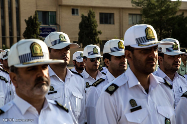 عرض عسكري في مدينة يزد بمناسبة الأسبوع الوطني لقوى الأمن الداخلي الإيراني