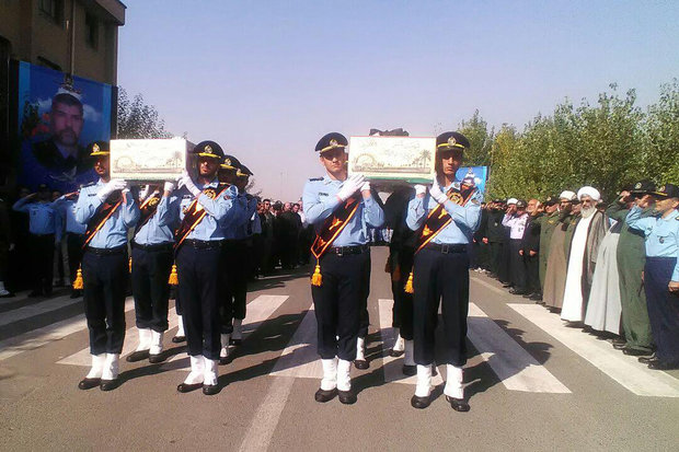 پیکر دو شهید گمنام در شهرک آسمان نیروی هوایی به خاک سپرده شد