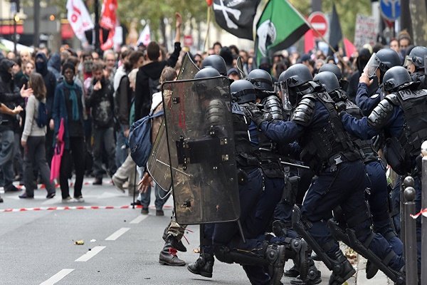 درگیری میان پلیس و کارگران معترض فرانسوی در پاریس