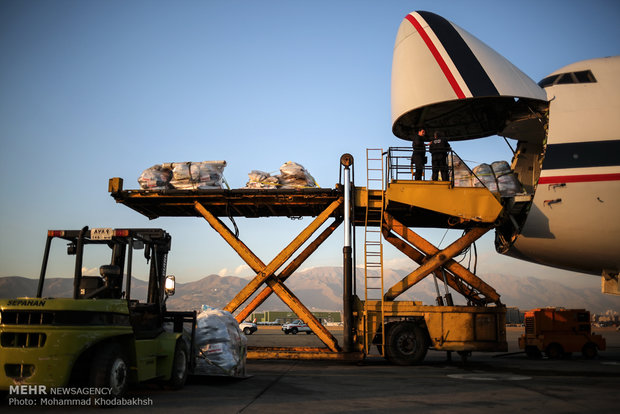 Iran loads humanitarian aid batch to Rohingya Muslims