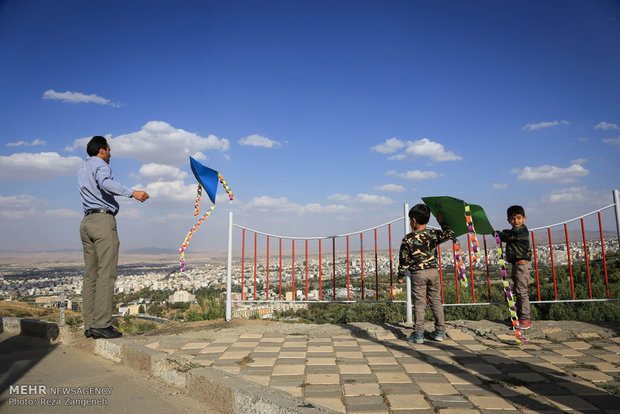 Hamedan hosts Kite Festival