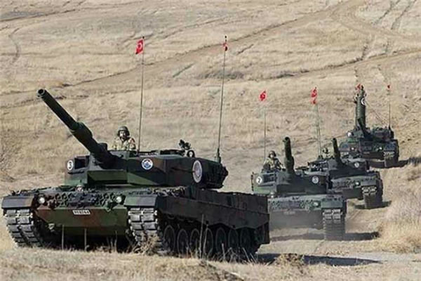 القوات التركية والفصائل الموالية لها تدخل مدينة عفرين السورية