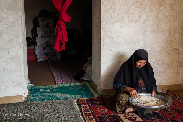 Daily life of women in Margoon, southwest Iran