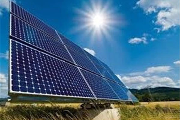 تولید ۸۱.۵ مگاواتی برق در نیروگاه‌های خورشیدی یزد