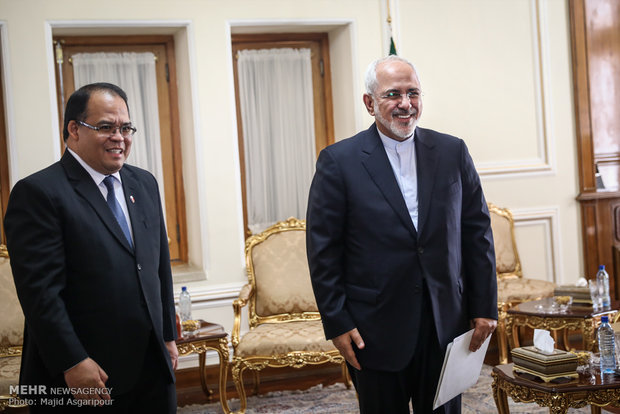 FM Zarif receives foreign ambassadors’ credentials