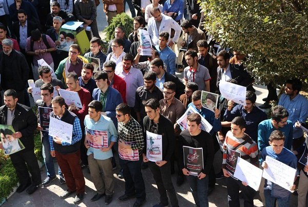 تجمع اعتراضی دانشجویان دانشگاه علوم پزشکی تبریز به اظهارات ترامپ