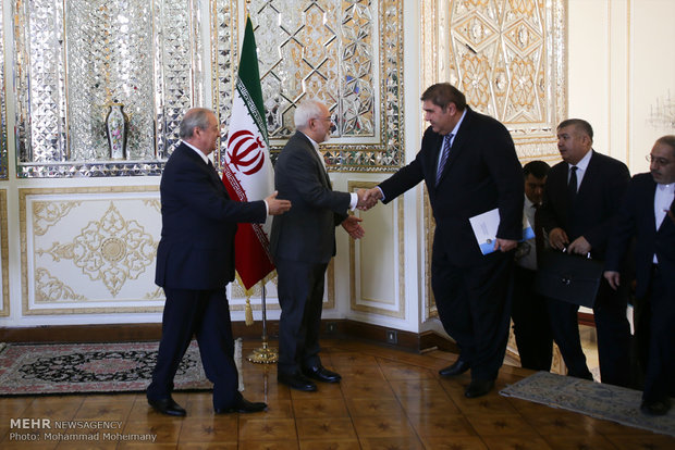 FM Zarif receives his Uzbek counterpart