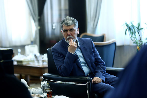 هنرمندان زلزله زدگان را فراموش نکنند