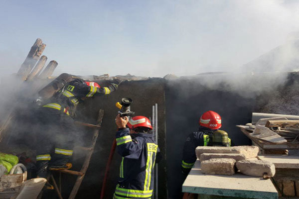 آتش منزل مسکونی در «کاظم آباد» ورامین را سوزاند