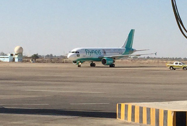 وصول اول طائرة سعودية الى مطار بغداد بعد توقف دام 27 عاما