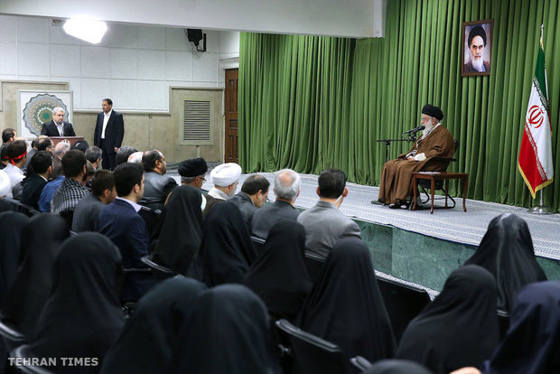 Academic elites and students meet's Ayatollah Khamenei