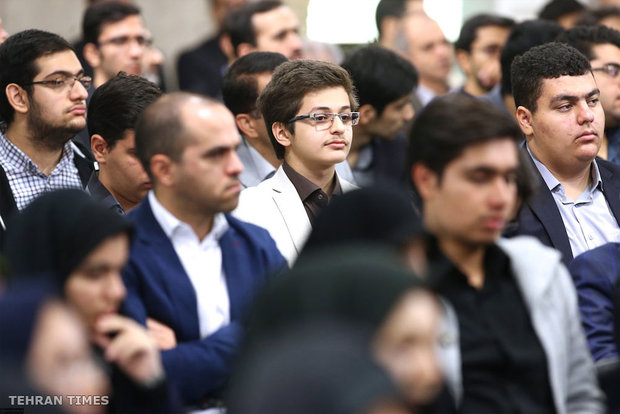 Academic elites and students meet's Ayatollah Khamenei