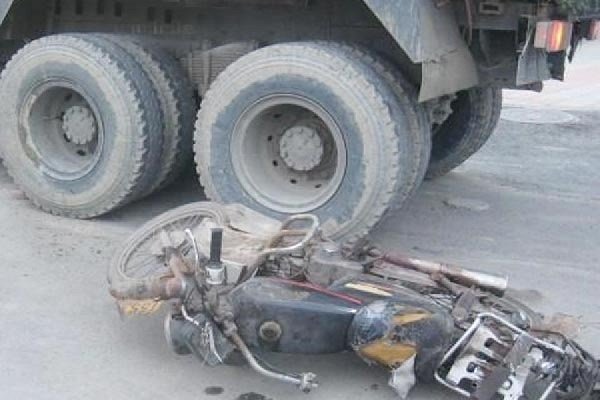 فوت ۳ راکب موتورسیکلت بر اثر تصادف با کامیون در گلستان