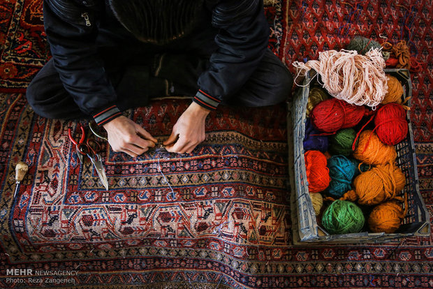 Hamedan's carpet market