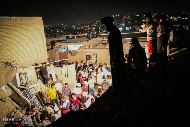 برق و گاز منطقه نبوت اهواز قطع شد/جستجو در آوار ادامه دارد