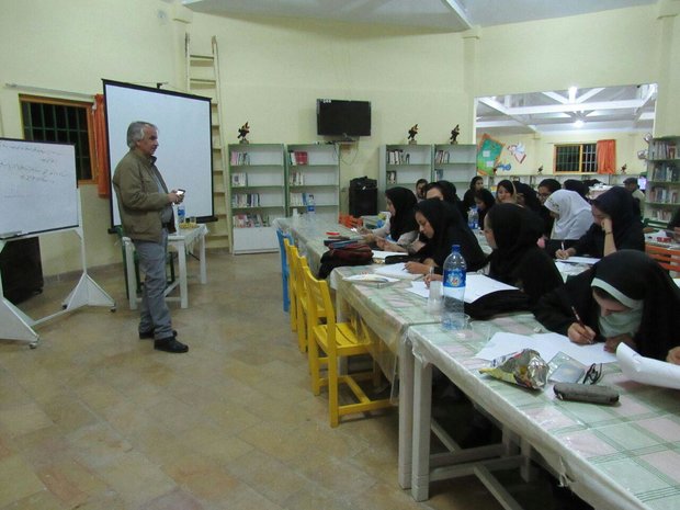 کارگاه هنری برای کودکان و نوجوانان برگزار شد