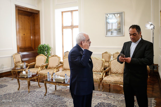 Foreign Minister Zarif receives Austria's Linhart