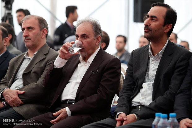 بازدید شهردار تهران از کارخانه واگن سازی مترو تهران